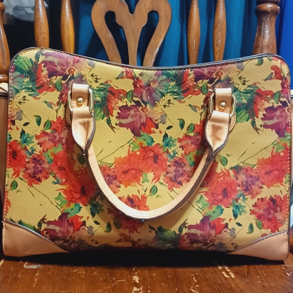 Adrienne Vittadini purse - Picture 5 of 7